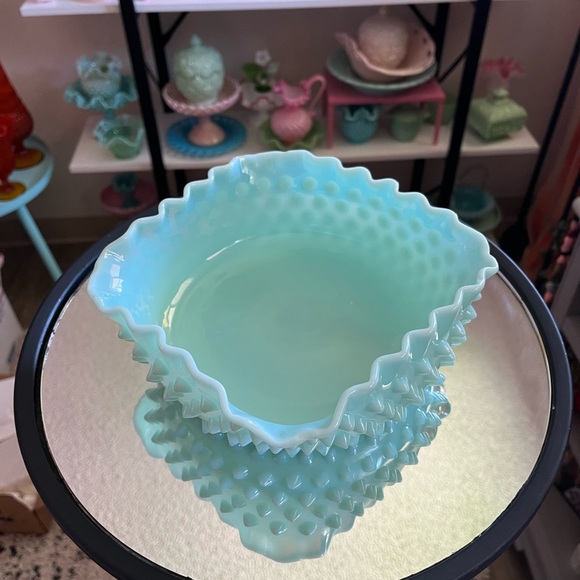 Fenton pastel green blue hobnail milk glass ruffled berry bowl / rare! - Picture 3 of 14
